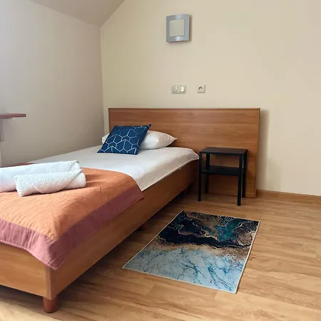 Отель Sutoris 2*